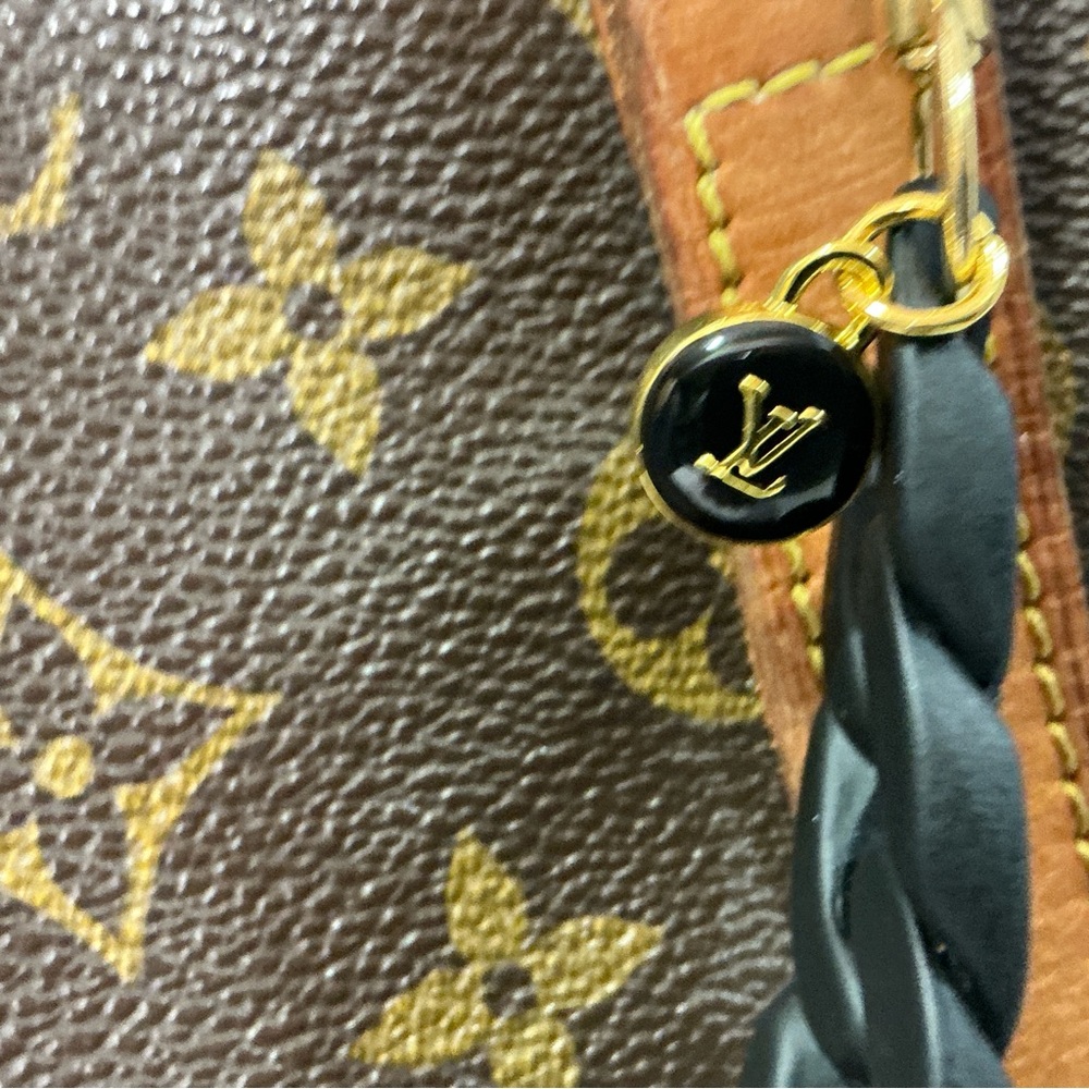 Louis Vuitton Black Resin Chain Bag Charm Top Handle Extender Black Gold Fleur - Picture 3 of 9